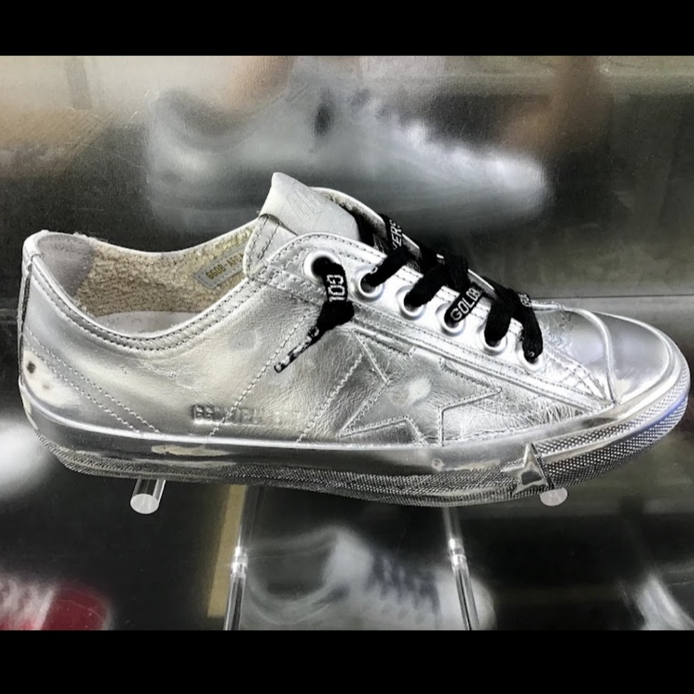 Worn once silver golden goose metallic sneakers. Perfect condition.
